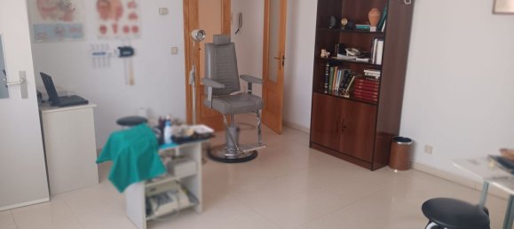 Apartamento de 2 dormitorios en Valdepenas, Spain No. 136555 2