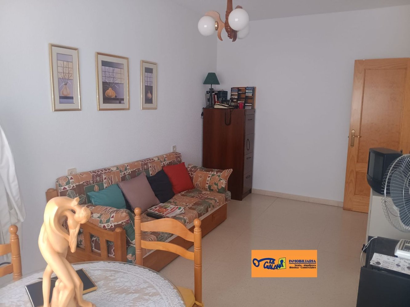 Apartamento de 2 dormitorios en Valdepenas, Spain No. 136555