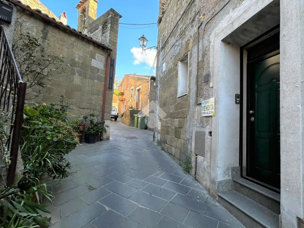 2 Schlafzimmer Wohnung in Ischia di Castro, Italy, Nr. 329408