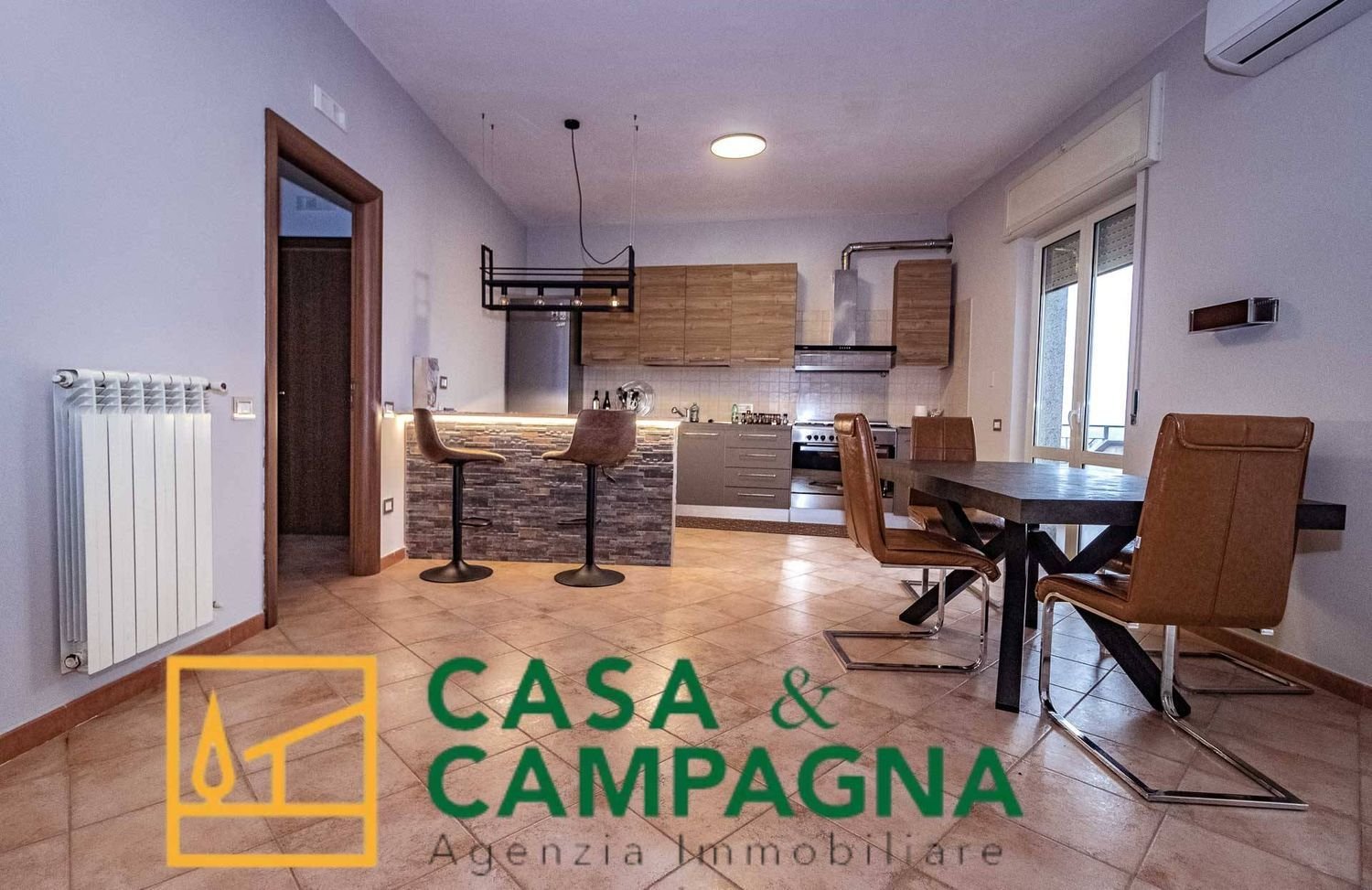 Apartamento de 4 dormitorios en Vairano Patenora, Italy No. 325661
