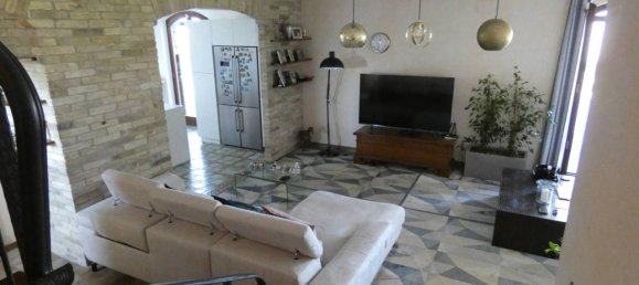 8 rooms Villa in Morro d'Oro, Italy No. 26769 4