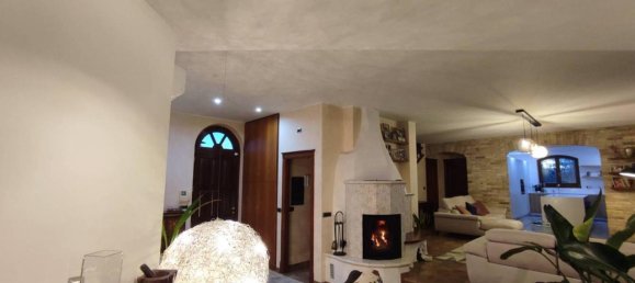 8 rooms Villa in Morro d'Oro, Italy No. 26769 11