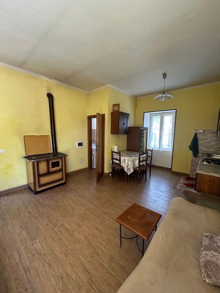3 bedrooms Apartment in Poggio Bustone, Italy No. 384475