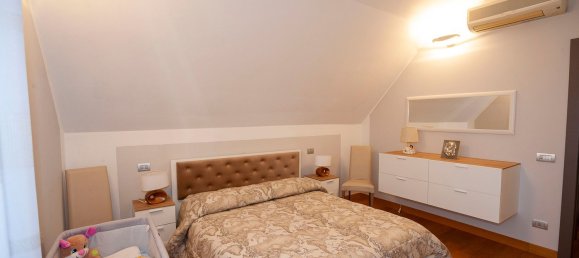 3 rooms Apartment in Senago, Italy No. 339092 10