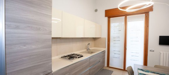 3 rooms Apartment in Senago, Italy No. 339092 5