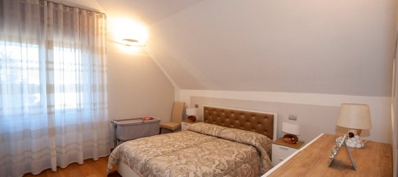 3 rooms Apartment in Senago, Italy No. 339092 9