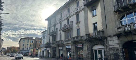 Apartamento de 3 divisões em Varese, Italy N.º 236150 17