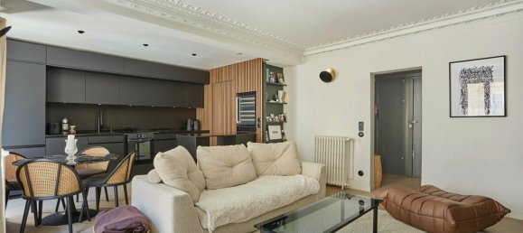 2 bedrooms Apartment in Paris, France No. 188250 3