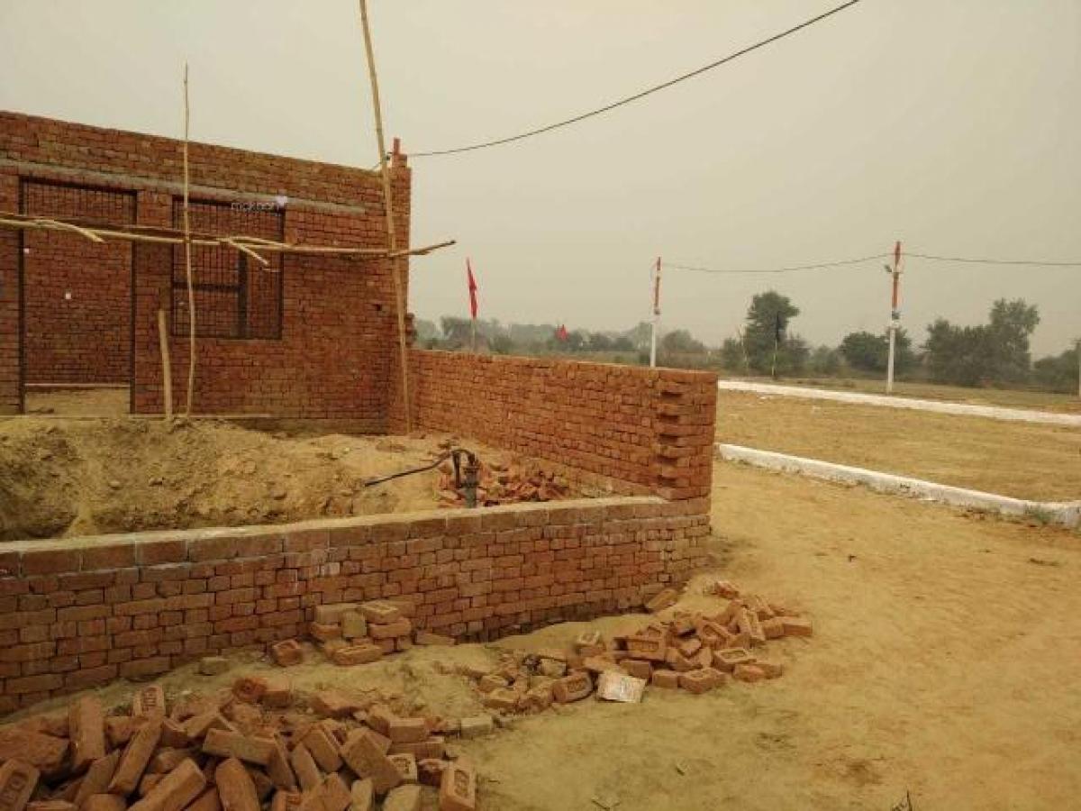  Land in Noida, India No. 31090