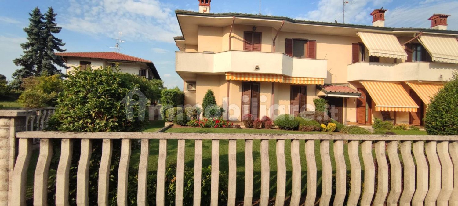 2 Schlafzimmer Wohnung in Bernate Ticino, Italy, Nr. 290764