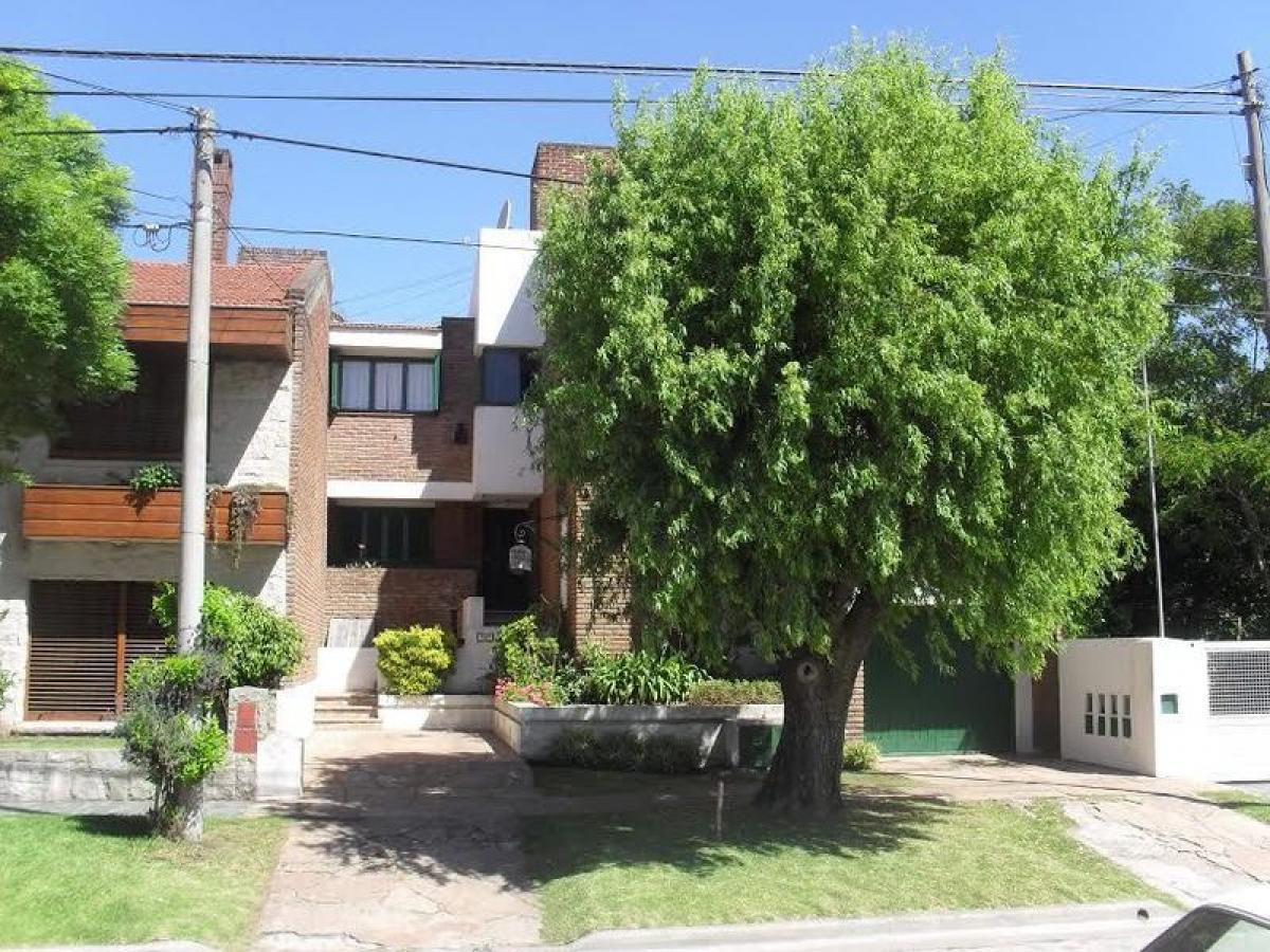 2 bedrooms House in Mar del Plata, Argentina No. 96738