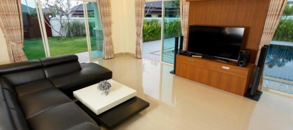 3 bedrooms Villa in Pattaya, Thailand No. 3659 8