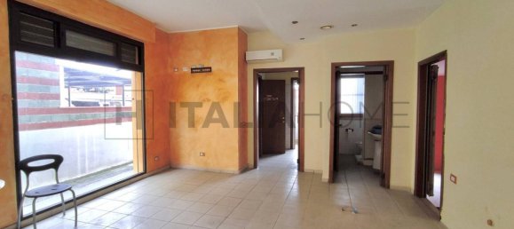 4غرفة عقار تجاري في Assemini, Italy رقم 116268 4