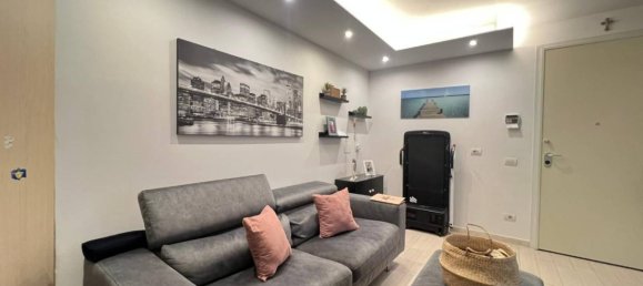 2 bedrooms Apartment in Empoli, Italy No. 190205 3