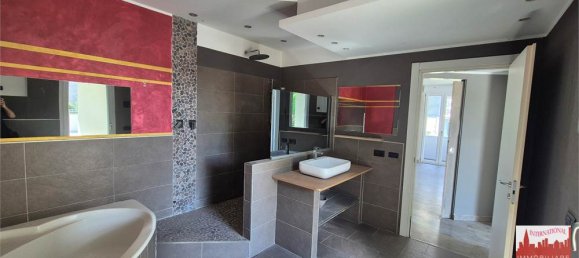 2 bedrooms House in Cardano al Campo, Italy No. 349516 23