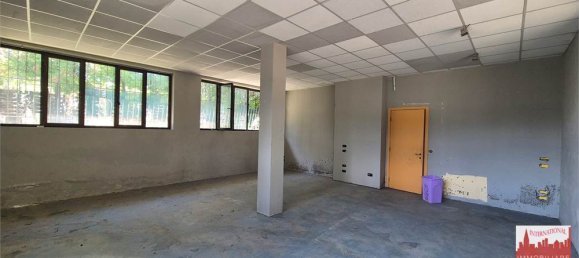 2 bedrooms House in Cardano al Campo, Italy No. 349516 11