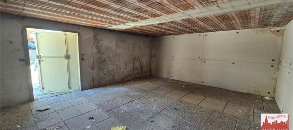 2 bedrooms House in Cardano al Campo, Italy No. 349516 7