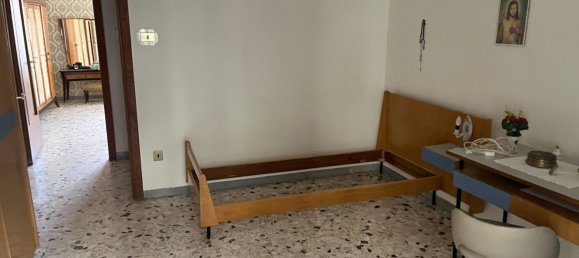 5 rooms Apartment in Avellino, Italy No. 154417 9