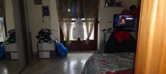 3 rooms Apartment in Sommariva del Bosco, Italy No. 296844 7