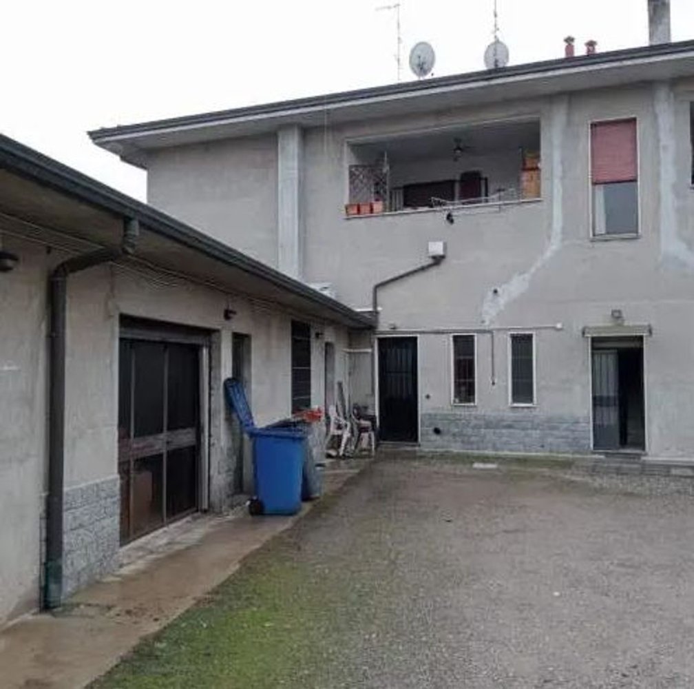 Квартира с 3 спальнями в Дайраго, Италия № 370089