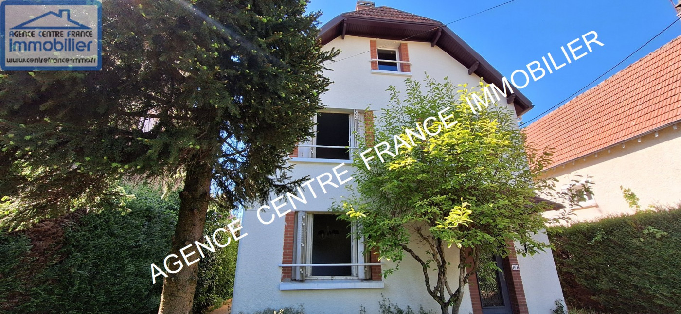 Casa de 4 dormitorios en Bourges, France No. 238186