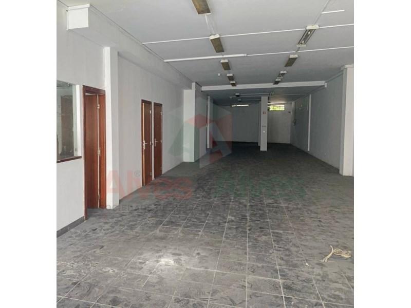  عقار تجاري في Porto, Portugal 192متر مربع رقم 212742