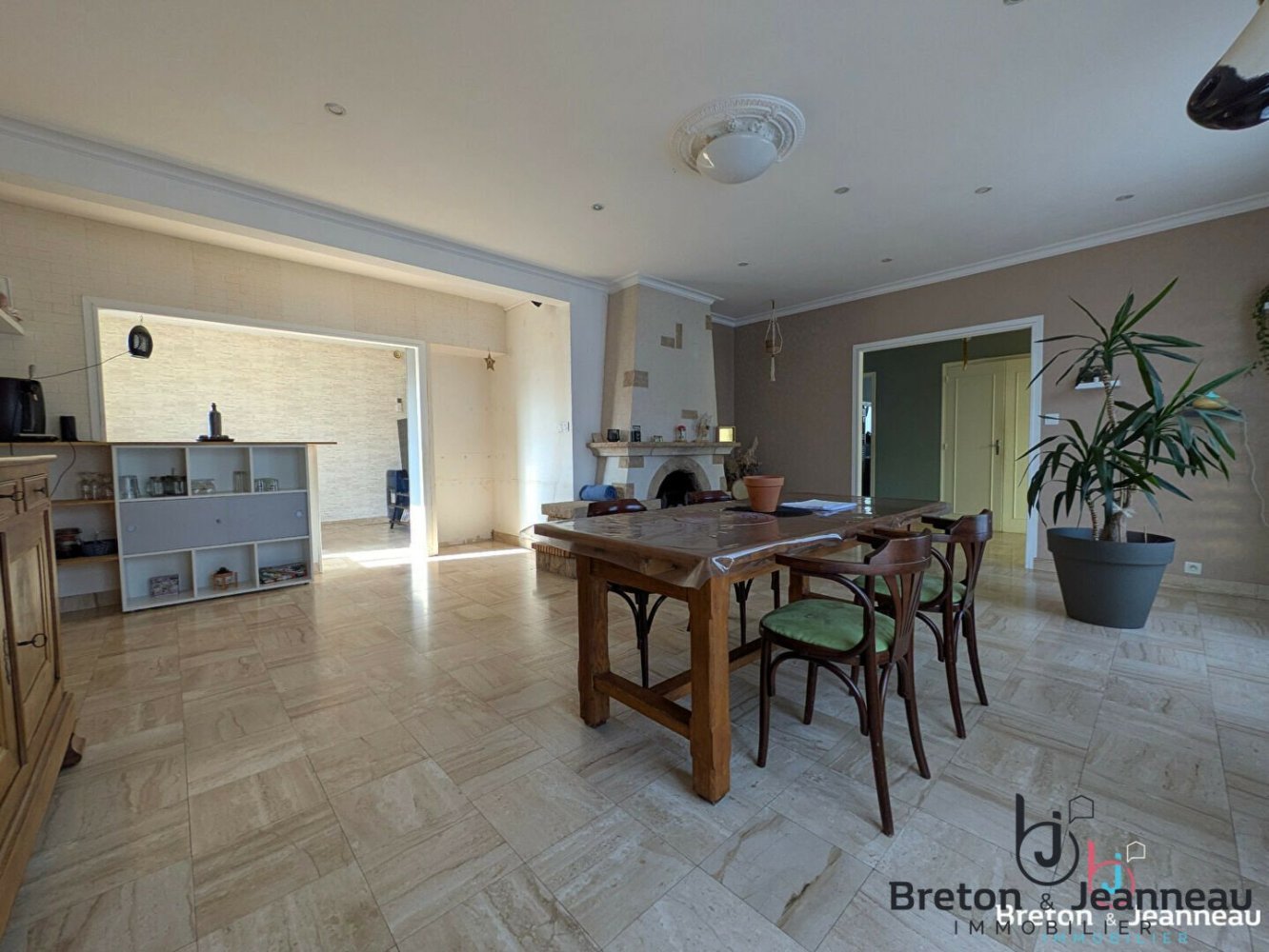 5 bedrooms House in Montsurs, France No. 357784