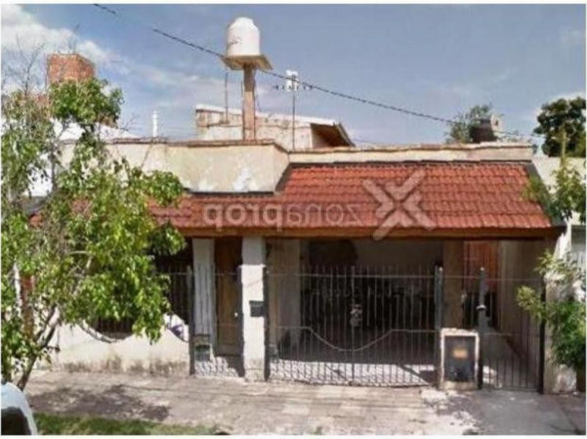 3 bedrooms House in Ituzaingo, Argentina No. 19365