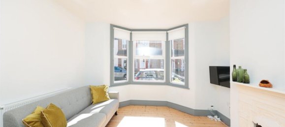 3 bedrooms House in Watford, United Kingdom No. 6787 4