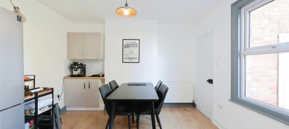 3 bedrooms House in Watford, United Kingdom No. 6787 2