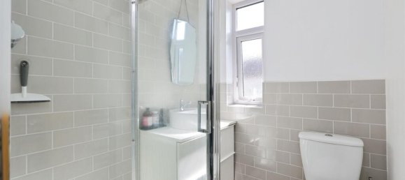 3 bedrooms House in Watford, United Kingdom No. 6787 10