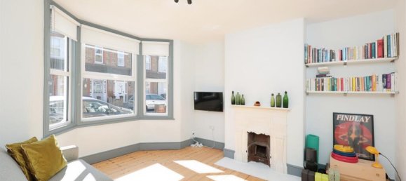 3 bedrooms House in Watford, United Kingdom No. 6787 3