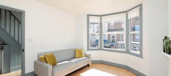 3 bedrooms House in Watford, United Kingdom No. 6787 5