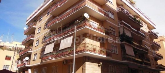 3 Schlafzimmer Wohnung in Rome, Italy, Nr. 370719 18