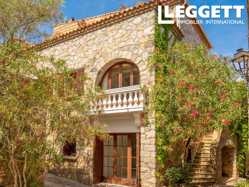 5 bedrooms Townhouse in Cateri, France No. 92648