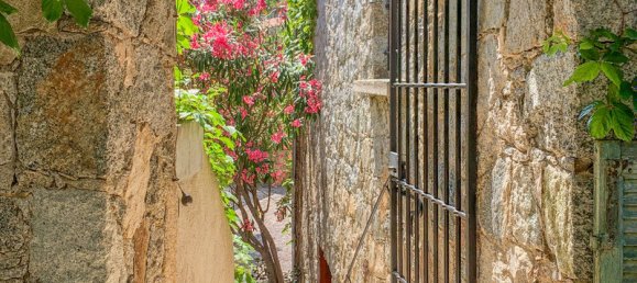 5 bedrooms Townhouse in Cateri, France No. 92648 2