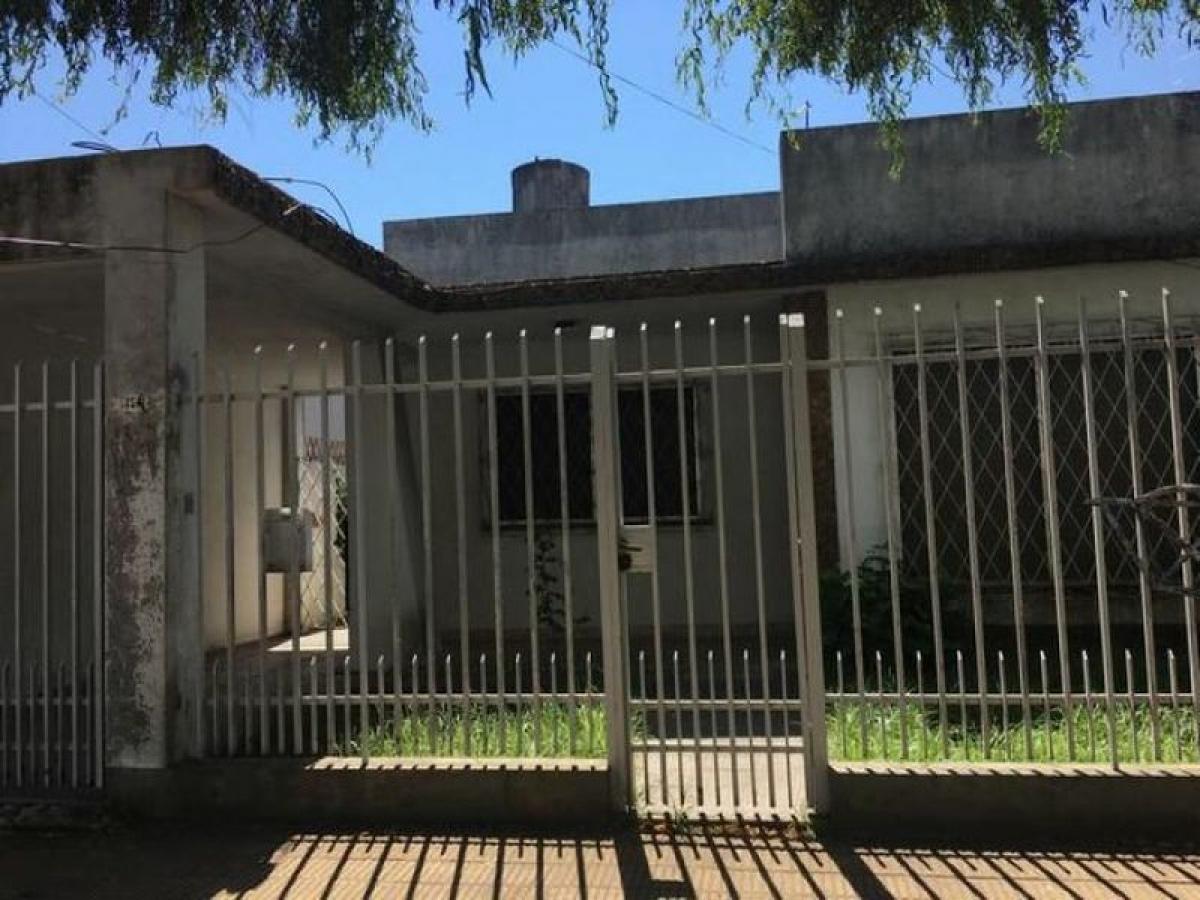 2 bedrooms House in Tres de Febrero, Argentina No. 51424