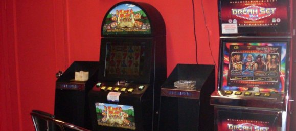 Коммерческая недвижимость с 2 комнатами в Лукка, Италия № 79589 5