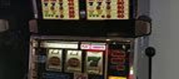 Коммерческая недвижимость с 2 комнатами в Лукка, Италия № 79589 7