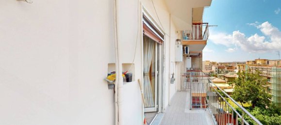 Apartamento de 3 habitaciónes en Arzano, Italy No. 23948 7