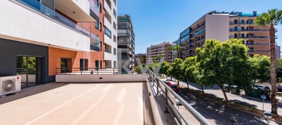 Квартира с 3 спальнями в Одивелаш, Португалия № 64007 16