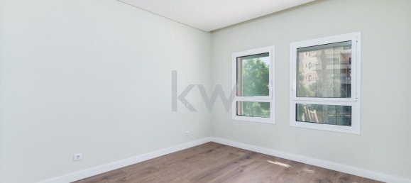 Квартира с 3 спальнями в Одивелаш, Португалия № 64007 19