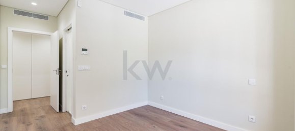 Квартира с 3 спальнями в Одивелаш, Португалия № 64007 22