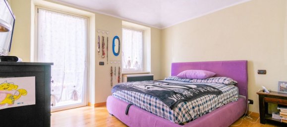 5 bedrooms House in Vigliano Biellese, Italy No. 376472 14