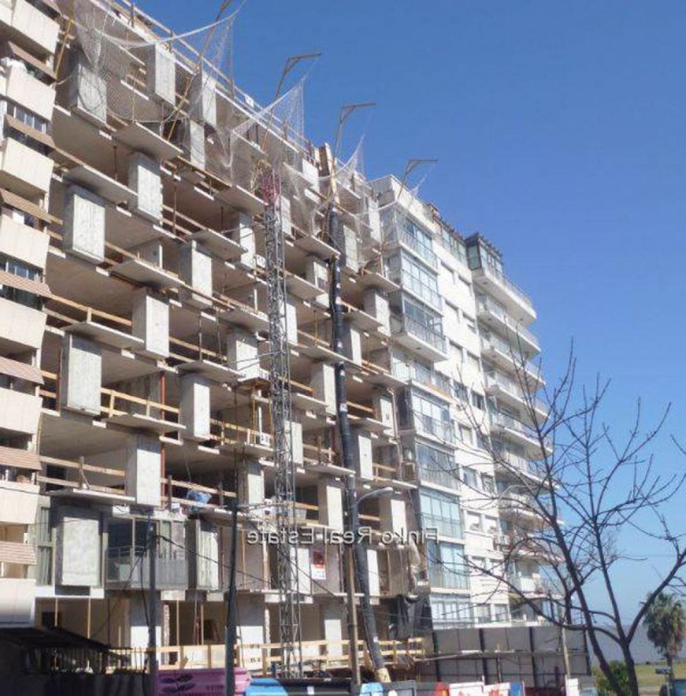 2 bedrooms Apartment in Montevideo, Uruguay No. 3751