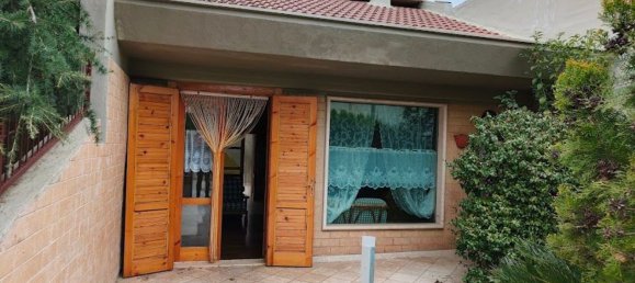 Casa de 4 habitaciónes en Toritto, Italy No. 37410 2