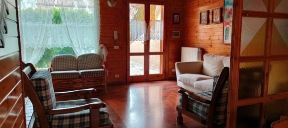 Casa de 4 habitaciónes en Toritto, Italy No. 37410 10