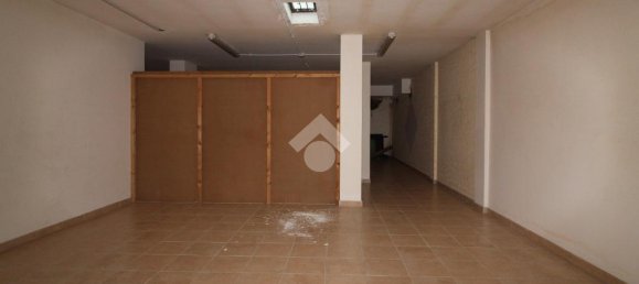 Коммерческая недвижимость с 1 комнатой в Бриндизи, Италия № 135136 5