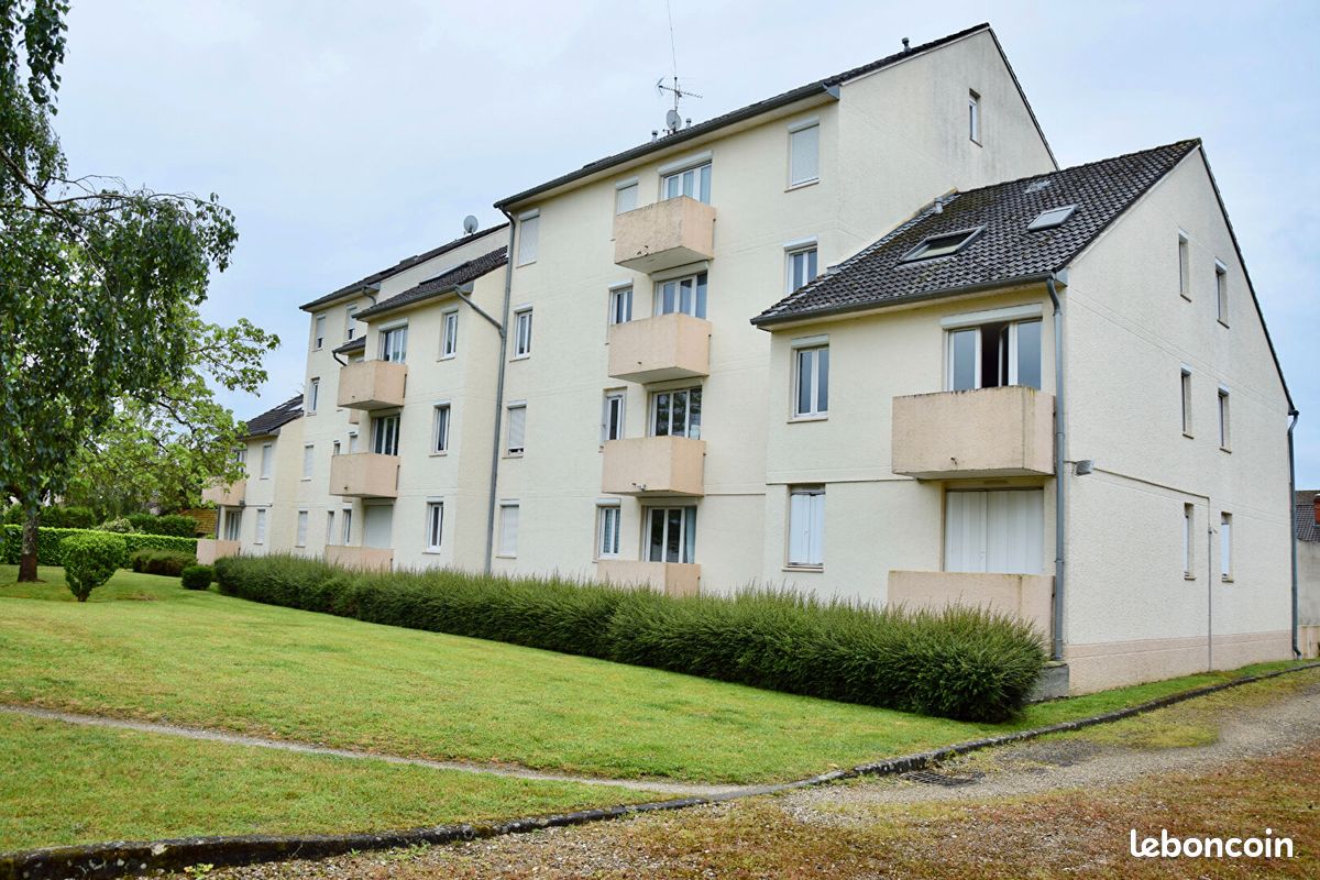 Квартира с 3 спальнями в Монтаржи, Франция № 64771