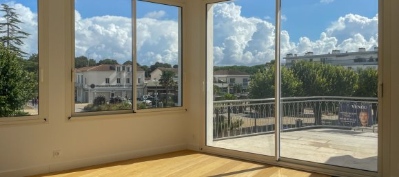 Квартира с 2 спальнями в Сен-Пале-сюр-Мер, Франция № 352523 11